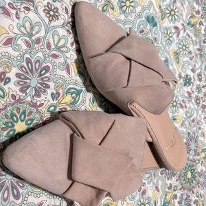 Beautiful soft pink shoes!